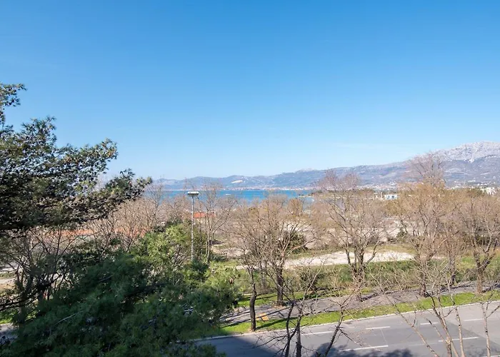 Iris Διαμέρισμα *